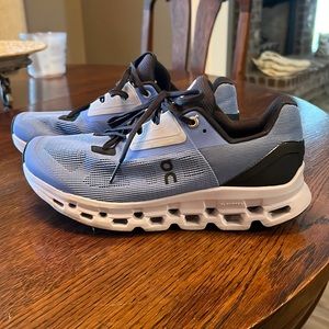 On-Cloud Women’s Cloudstratus, 8.5